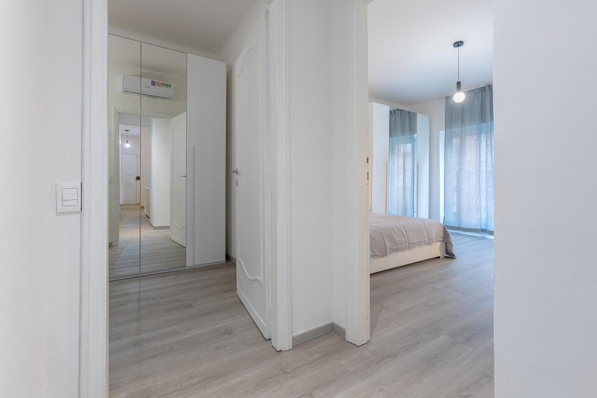 Matinum Central & Spacious Apartment Bolonia Exterior foto
